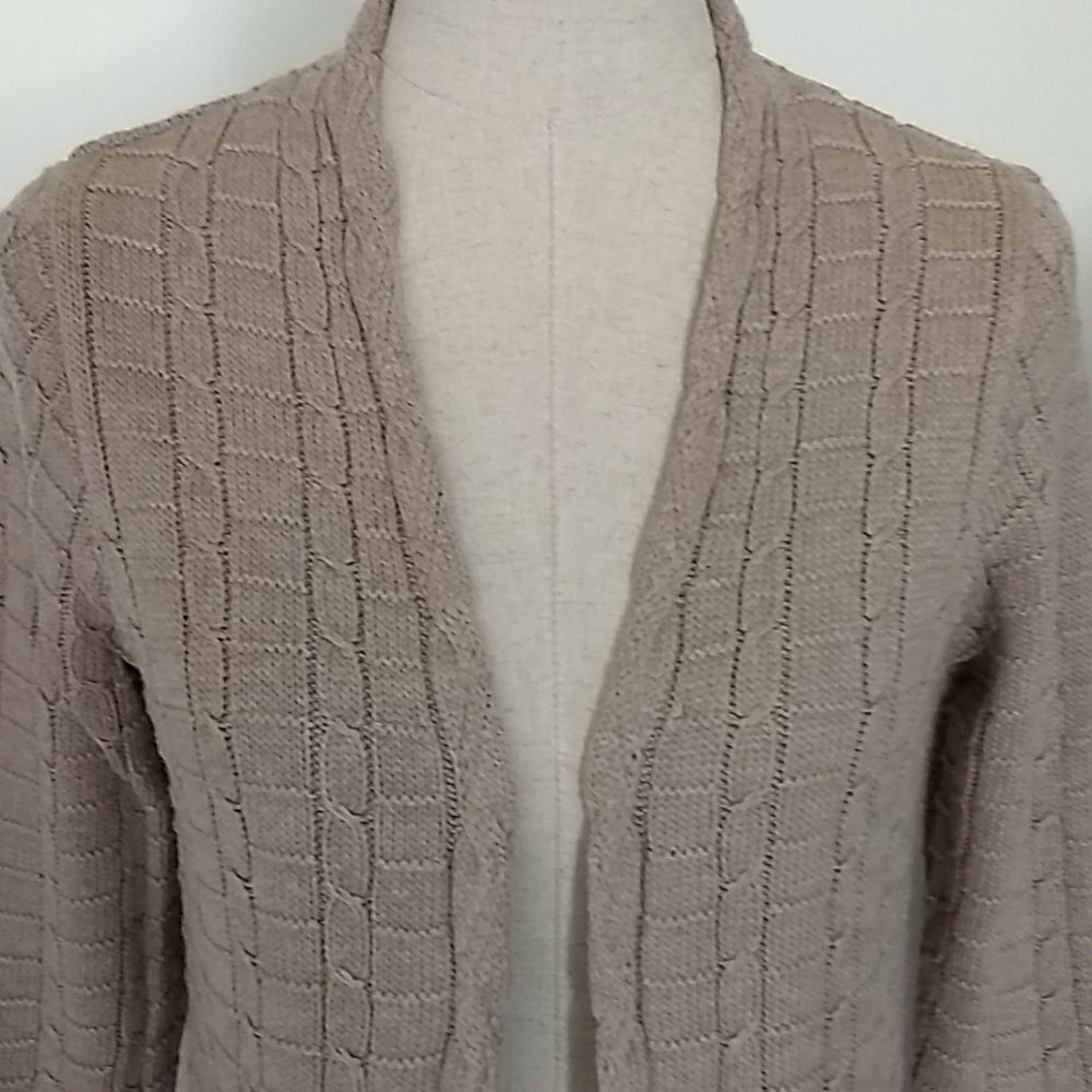Leo & Nicole Cardigan - Picture 2 of 7